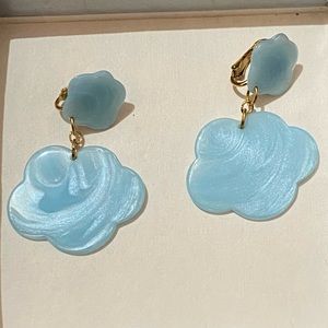 Cloud clip on earrings
